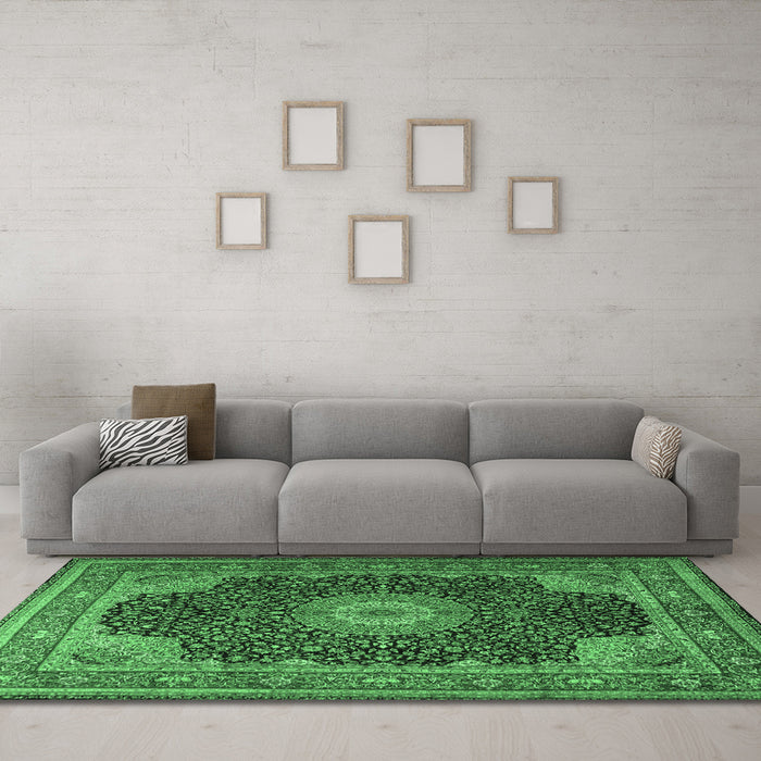 Machine Washable Medallion Emerald Green Traditional Area Rugs in a Living Room,, wshtr2203emgrn