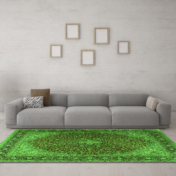 Machine Washable Persian Green Traditional Area Rugs in a Living Room,, wshtr2205grn