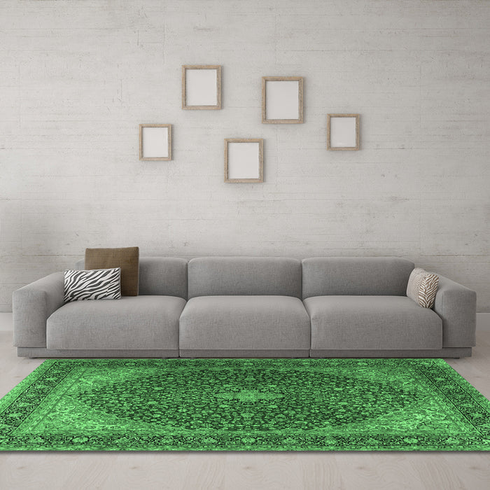 Machine Washable Persian Emerald Green Traditional Area Rugs in a Living Room,, wshtr2205emgrn
