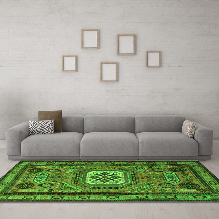 Machine Washable Persian Green Traditional Area Rugs in a Living Room,, wshtr2208grn