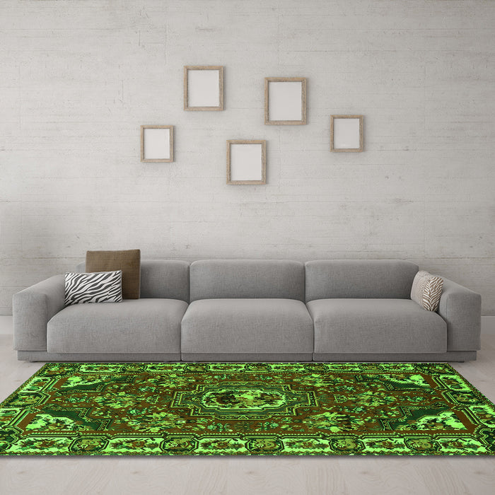 Machine Washable Persian Green Traditional Area Rugs in a Living Room,, wshtr2209grn