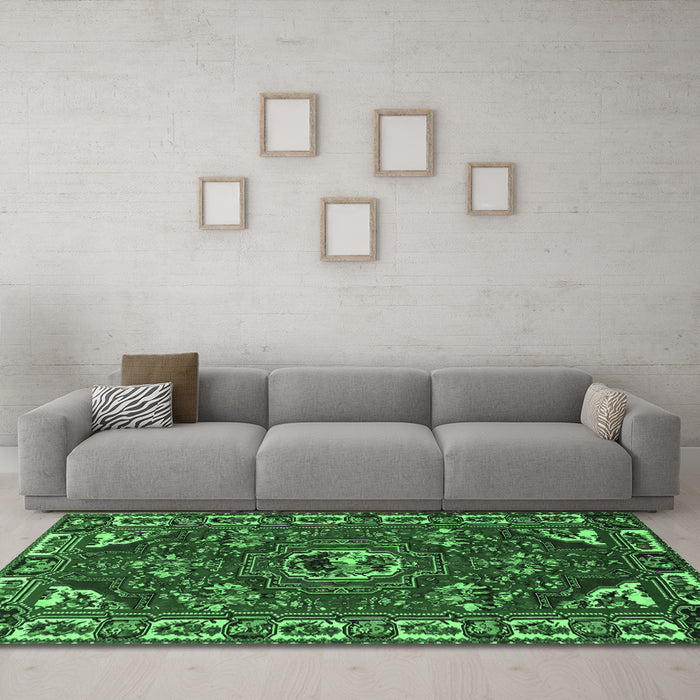 Machine Washable Persian Emerald Green Traditional Area Rugs in a Living Room,, wshtr2209emgrn