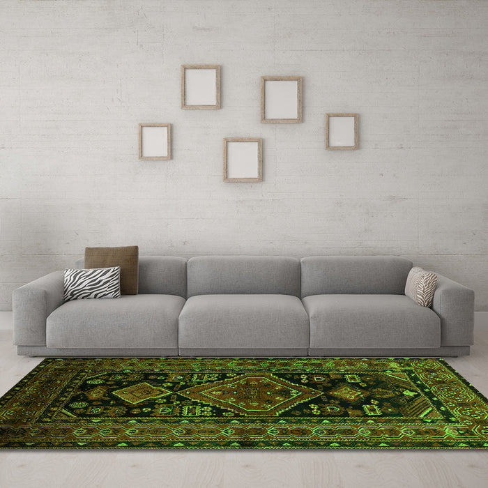 Machine Washable Persian Green Traditional Area Rugs in a Living Room,, wshtr220grn