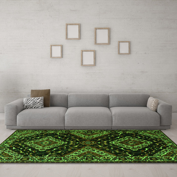 Machine Washable Persian Green Traditional Area Rugs in a Living Room,, wshtr2210grn