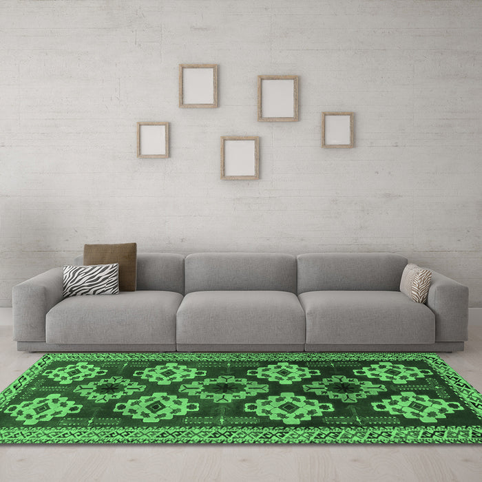 Machine Washable Persian Emerald Green Traditional Area Rugs in a Living Room,, wshtr2211emgrn