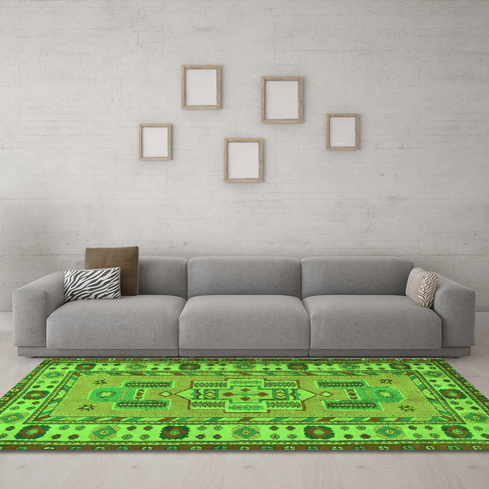Machine Washable Oriental Green Traditional Area Rugs in a Living Room,, wshtr2214grn