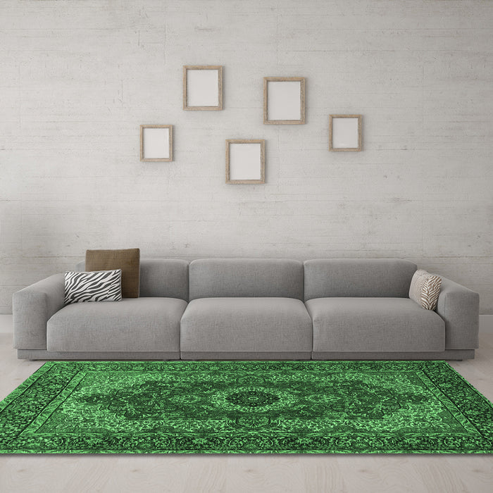 Machine Washable Medallion Emerald Green Traditional Area Rugs in a Living Room,, wshtr2215emgrn