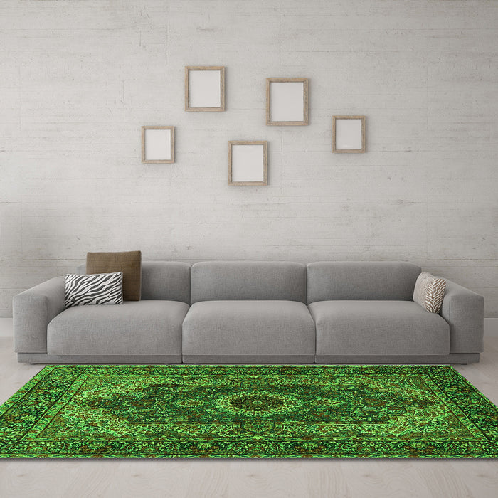 Machine Washable Medallion Green Traditional Area Rugs in a Living Room,, wshtr2215grn