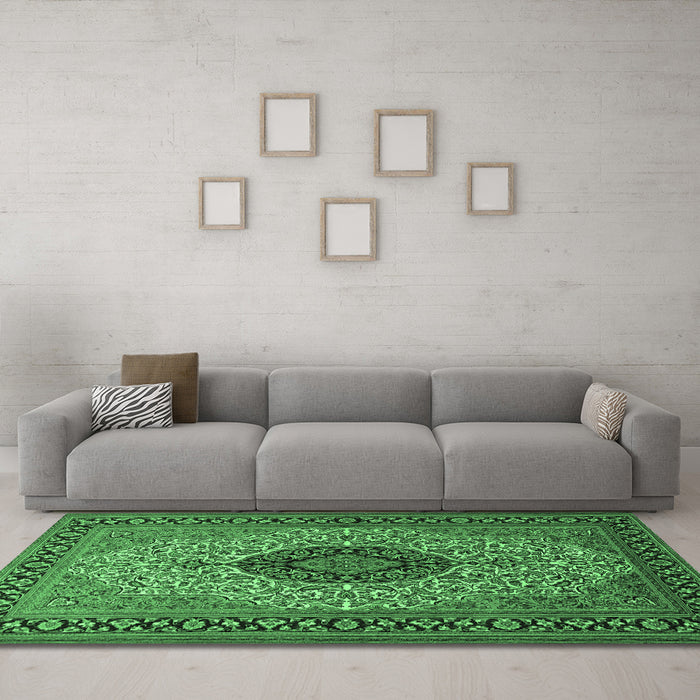 Machine Washable Medallion Emerald Green Traditional Area Rugs in a Living Room,, wshtr2216emgrn