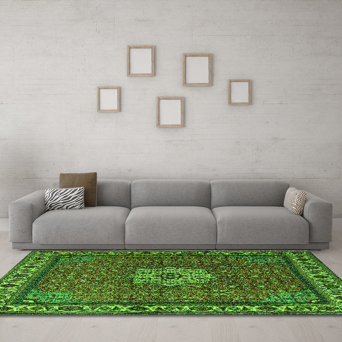 Machine Washable Persian Green Traditional Area Rugs in a Living Room,, wshtr2218grn