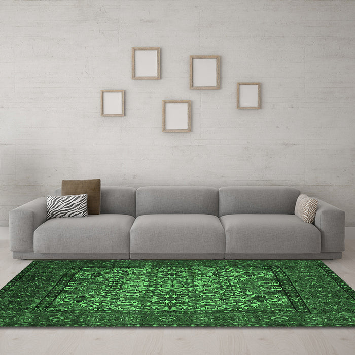 Machine Washable Persian Emerald Green Traditional Area Rugs in a Living Room,, wshtr2219emgrn