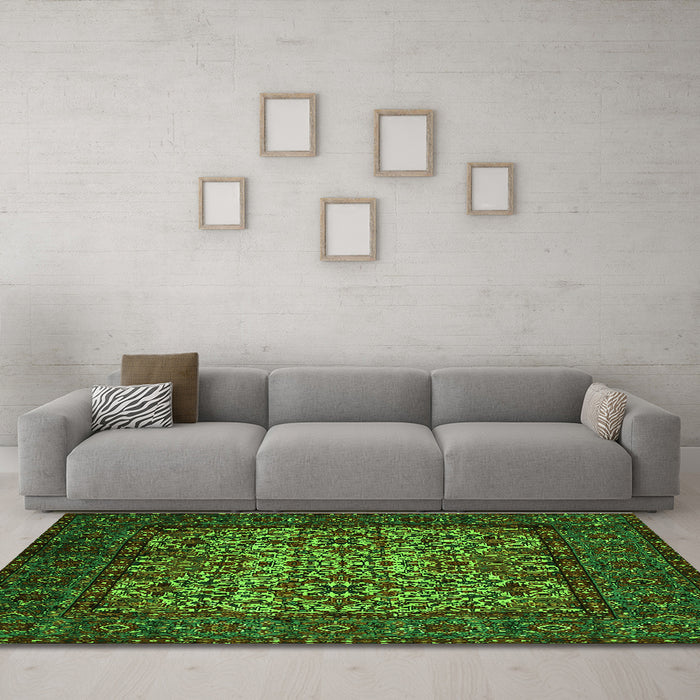 Machine Washable Persian Green Traditional Area Rugs in a Living Room,, wshtr2219grn