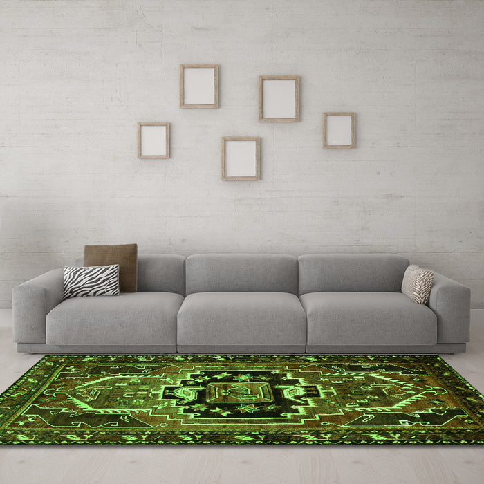 Machine Washable Persian Green Traditional Area Rugs in a Living Room,, wshtr221grn