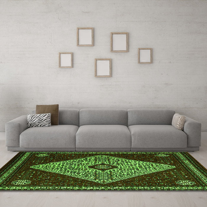 Machine Washable Persian Green Traditional Area Rugs in a Living Room,, wshtr2221grn