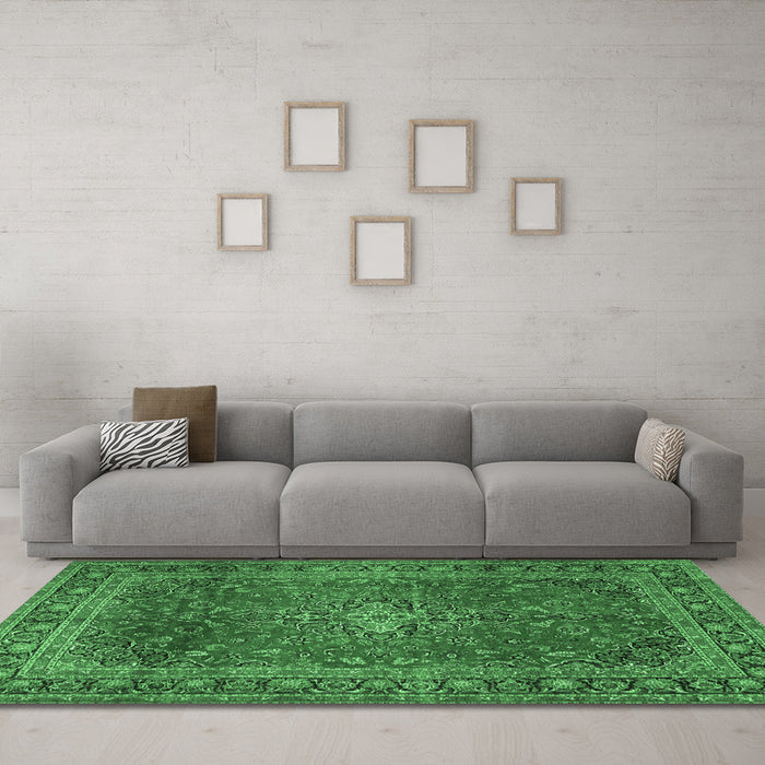Machine Washable Medallion Emerald Green Traditional Area Rugs in a Living Room,, wshtr2228emgrn