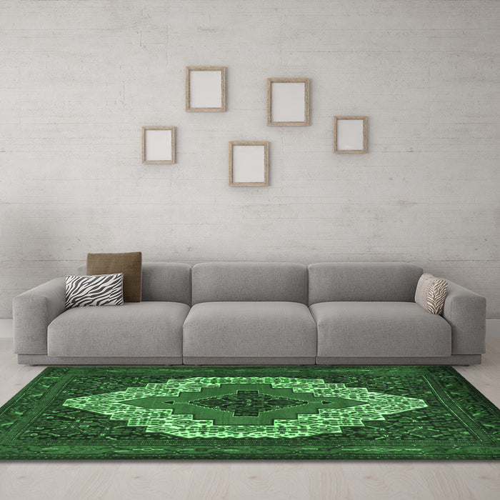 Machine Washable Persian Emerald Green Traditional Area Rugs in a Living Room,, wshtr2229emgrn