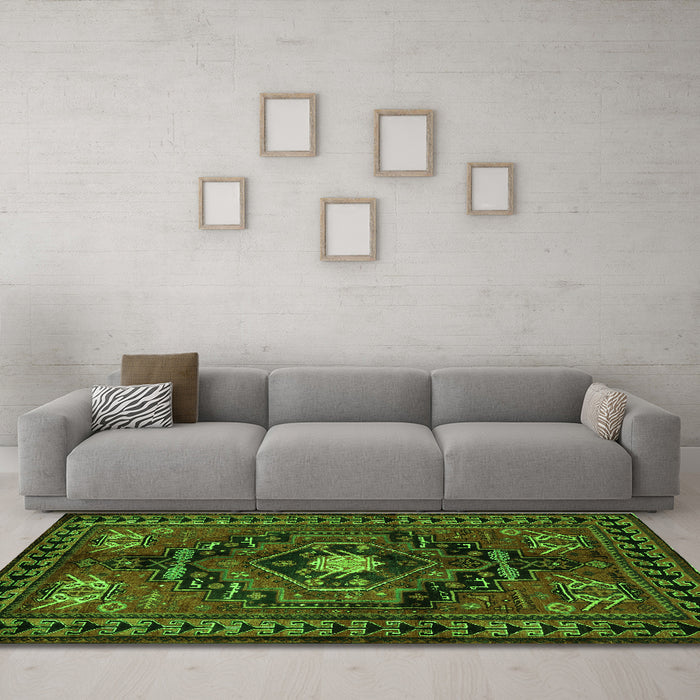 Machine Washable Persian Green Traditional Area Rugs in a Living Room,, wshtr222grn