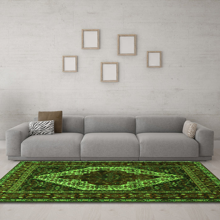 Machine Washable Persian Green Traditional Area Rugs in a Living Room,, wshtr2230grn