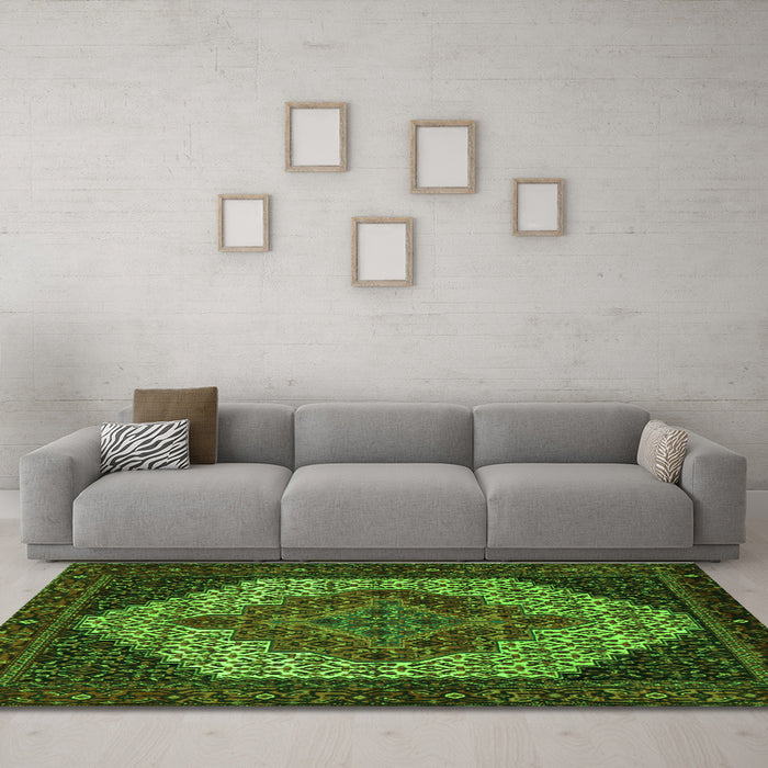 Machine Washable Persian Green Traditional Area Rugs in a Living Room,, wshtr2234grn