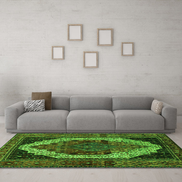 Machine Washable Persian Green Traditional Area Rugs in a Living Room,, wshtr2235grn