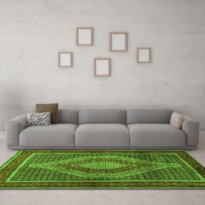 Machine Washable Persian Green Traditional Area Rugs in a Living Room,, wshtr2238grn