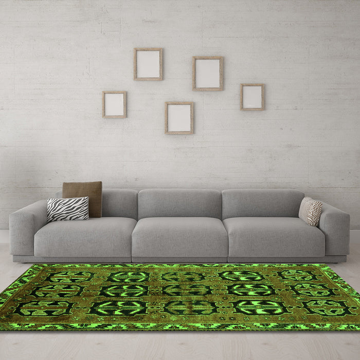 Machine Washable Persian Green Traditional Area Rugs in a Living Room,, wshtr223grn