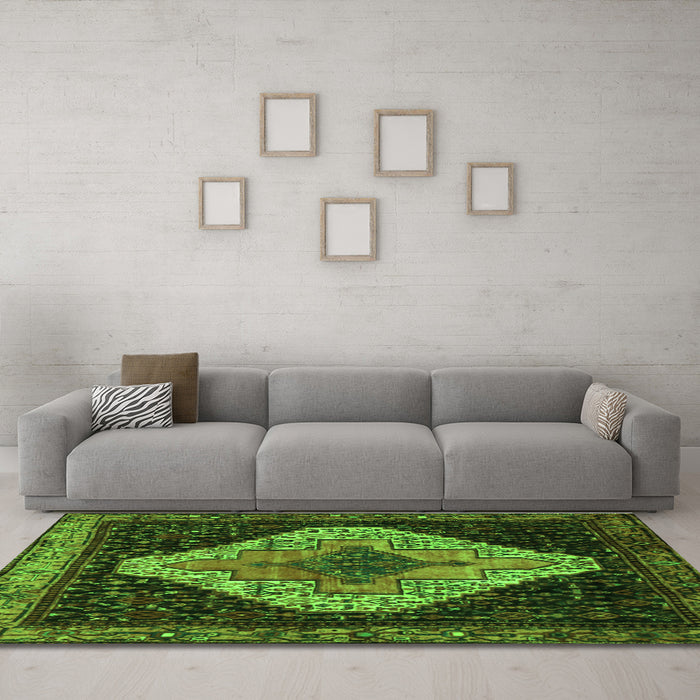 Machine Washable Persian Green Traditional Area Rugs in a Living Room,, wshtr2241grn