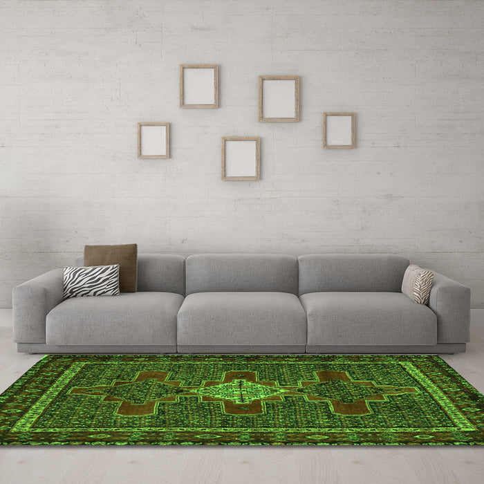 Machine Washable Persian Green Traditional Area Rugs in a Living Room,, wshtr2242grn