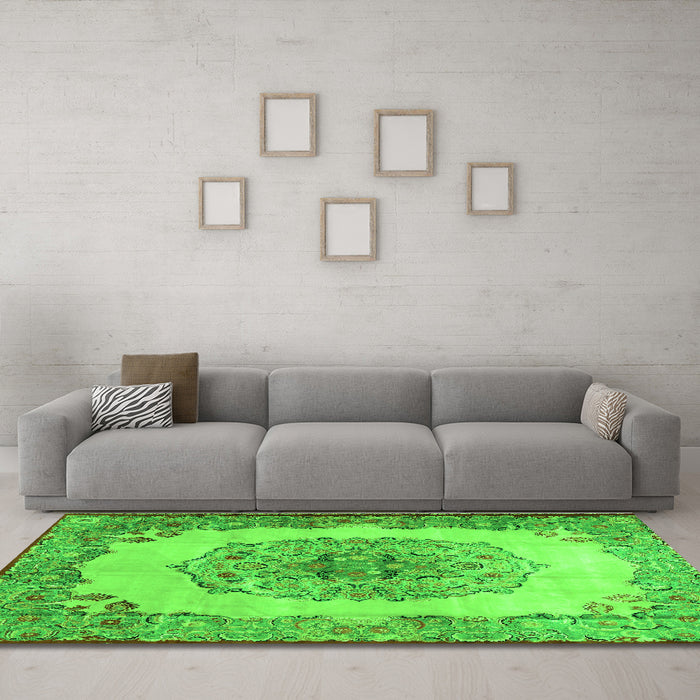 Machine Washable Medallion Green Traditional Area Rugs in a Living Room,, wshtr2247grn