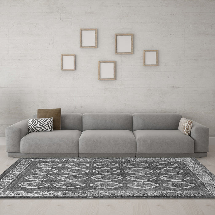 Machine Washable Persian Gray Traditional Rug in a Living Room,, wshtr2248gry