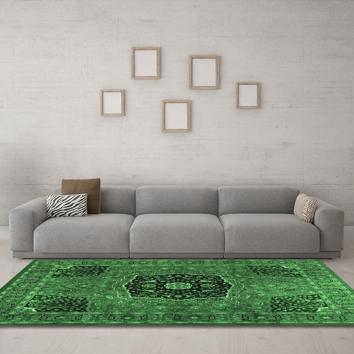 Machine Washable Persian Emerald Green Traditional Area Rugs in a Living Room,, wshtr2249emgrn