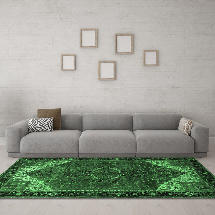 Machine Washable Persian Emerald Green Traditional Area Rugs in a Living Room,, wshtr2254emgrn