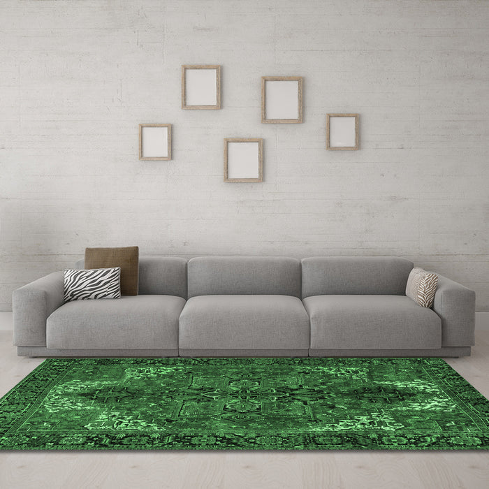 Machine Washable Persian Emerald Green Traditional Area Rugs in a Living Room,, wshtr2255emgrn