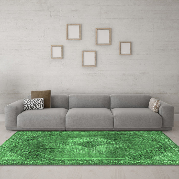 Machine Washable Persian Emerald Green Traditional Area Rugs in a Living Room,, wshtr2256emgrn