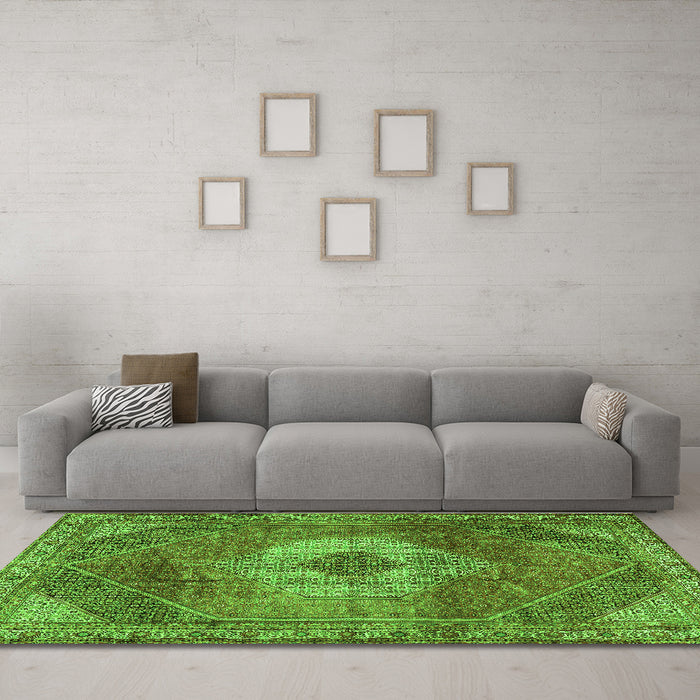 Machine Washable Persian Green Traditional Area Rugs in a Living Room,, wshtr2256grn