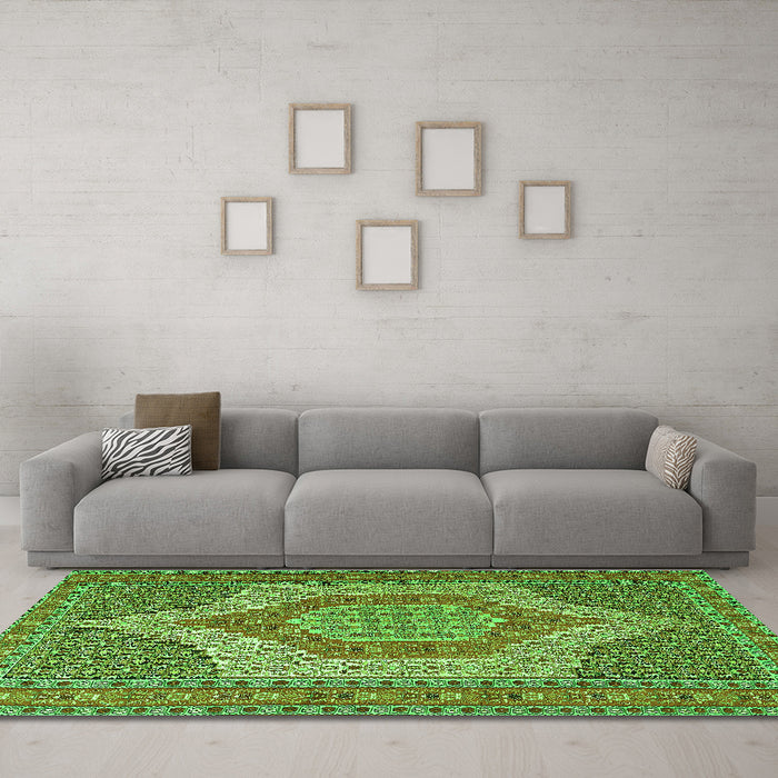 Machine Washable Persian Green Traditional Area Rugs in a Living Room,, wshtr225grn