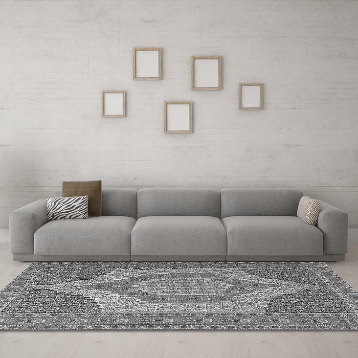 Machine Washable Persian Gray Traditional Rug in a Living Room,, wshtr225gry