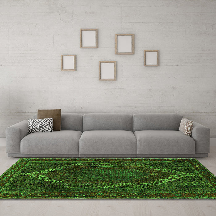 Machine Washable Persian Green Traditional Area Rugs in a Living Room,, wshtr2260grn