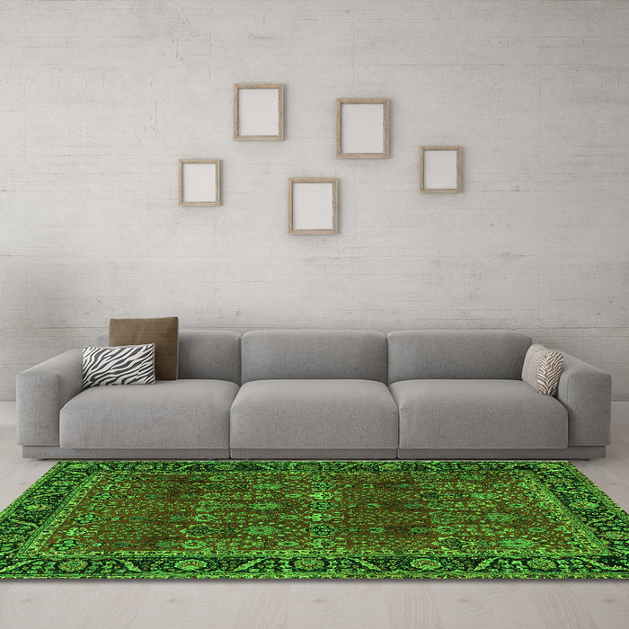 Machine Washable Persian Green Traditional Area Rugs in a Living Room,, wshtr2261grn