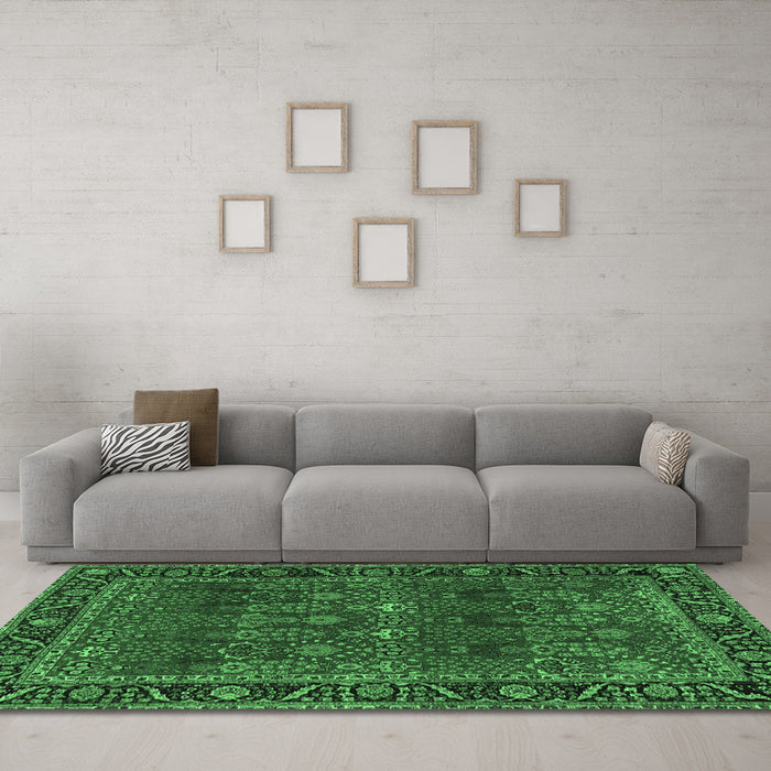 Machine Washable Persian Emerald Green Traditional Area Rugs in a Living Room,, wshtr2261emgrn