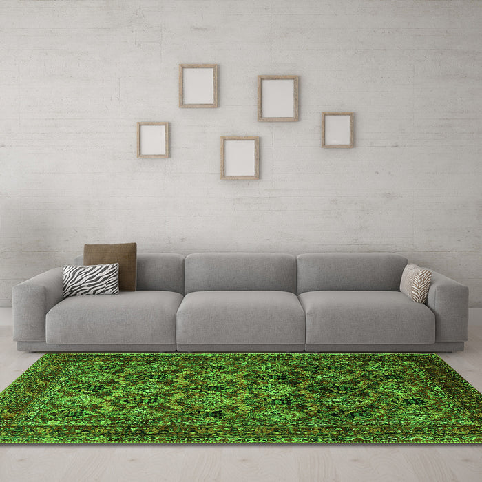 Machine Washable Persian Green Traditional Area Rugs in a Living Room,, wshtr2262grn