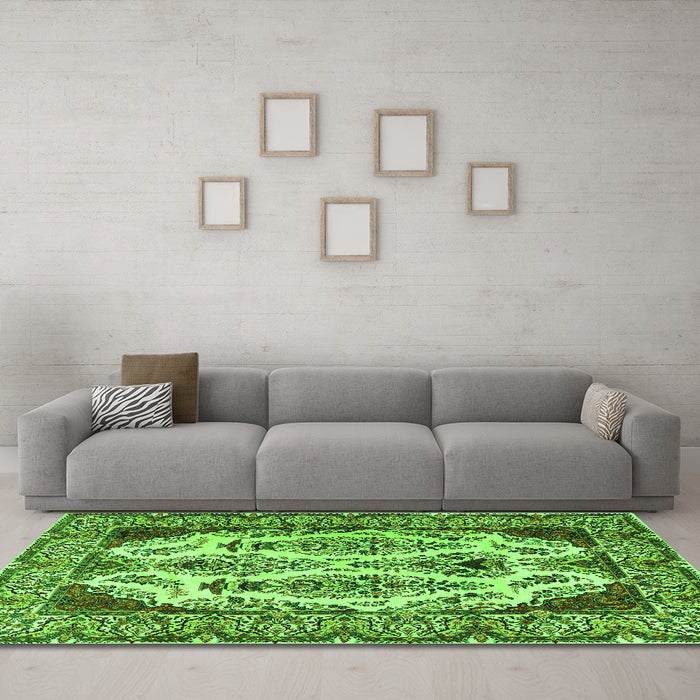 Machine Washable Persian Green Traditional Area Rugs in a Living Room,, wshtr2264grn