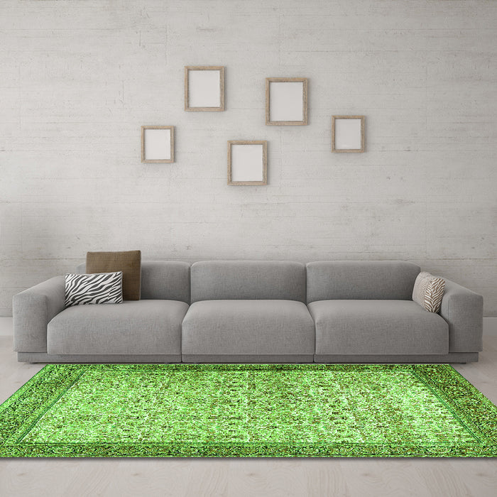 Machine Washable Persian Green Traditional Area Rugs in a Living Room,, wshtr2265grn