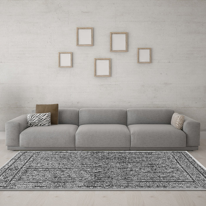 Machine Washable Persian Gray Traditional Rug in a Living Room,, wshtr2267gry