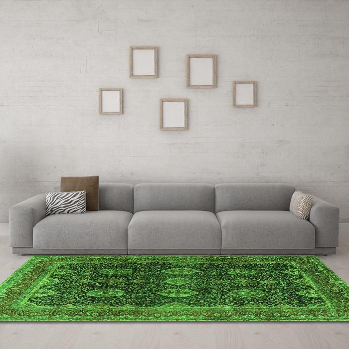 Machine Washable Persian Green Traditional Area Rugs in a Living Room,, wshtr2268grn