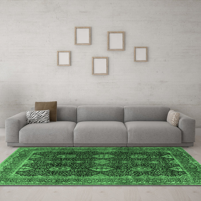 Machine Washable Persian Emerald Green Traditional Area Rugs in a Living Room,, wshtr2268emgrn