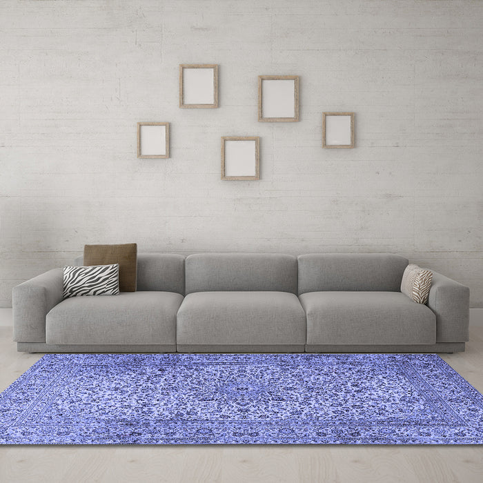Machine Washable Persian Blue Traditional Rug in a Living Room, wshtr2270blu