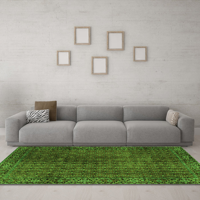 Machine Washable Persian Green Traditional Area Rugs in a Living Room,, wshtr2272grn