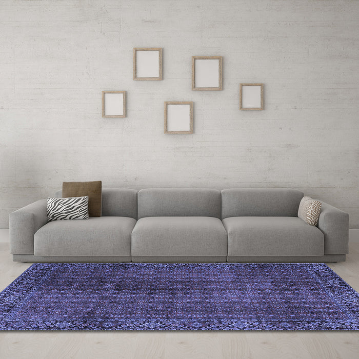Machine Washable Persian Blue Traditional Rug in a Living Room, wshtr2272blu