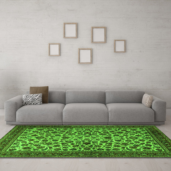 Machine Washable Persian Green Traditional Area Rugs in a Living Room,, wshtr2275grn
